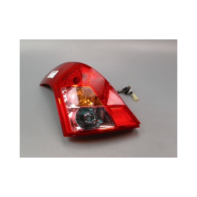 FEU ARRIERE GAUCHE  SUZUKI SWIFT III 2005-2011