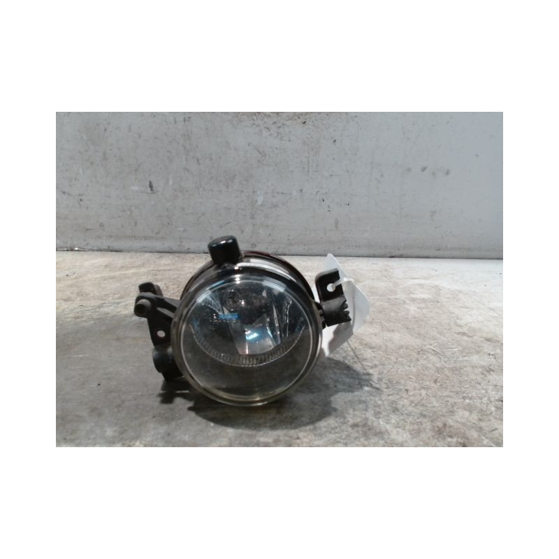 PHARE ANTIBROUILLARD AVANT GAUCHE FORD FOCUS 05-07