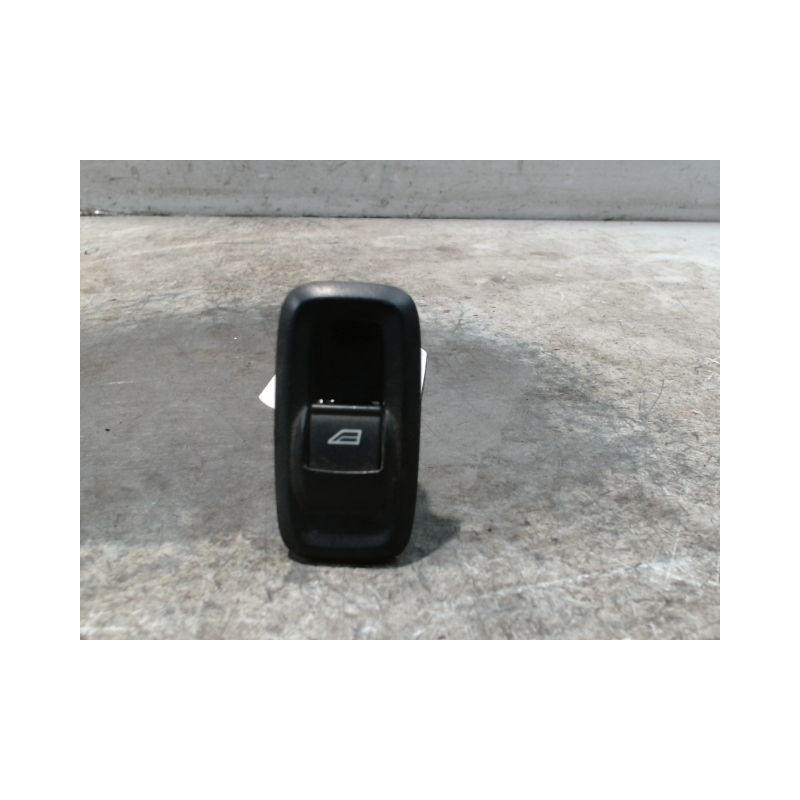 COMMANDE LEVE-GLACE PORTE AVD FORD FIESTA