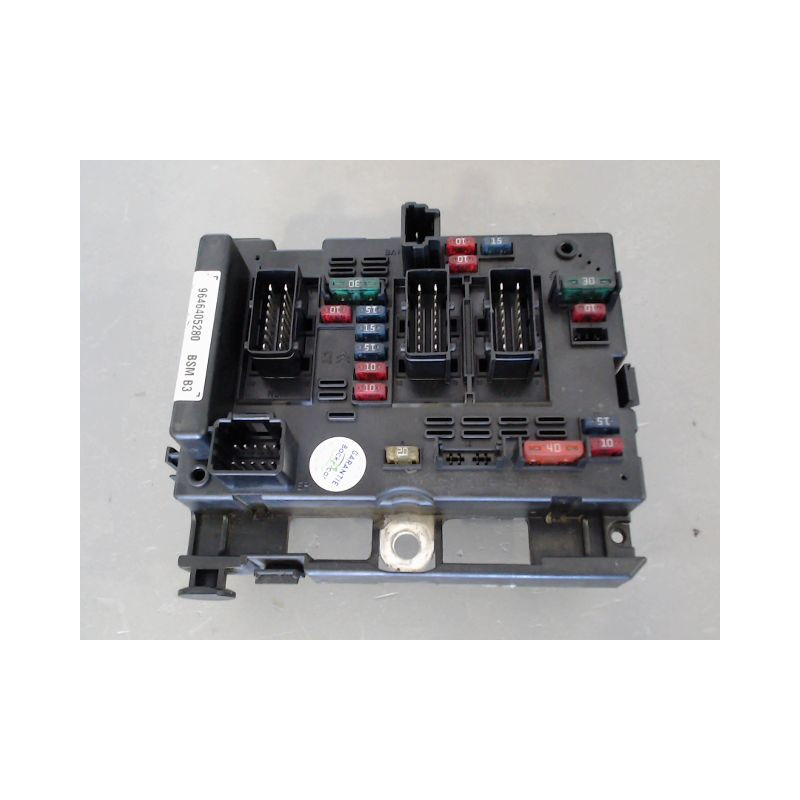 BOITE A FUSIBLES PEUGEOT 206 5P