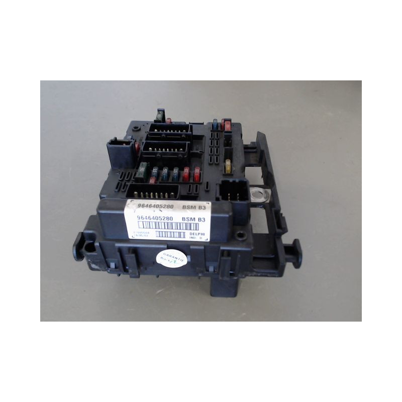 BOITE A FUSIBLES PEUGEOT 206 5P