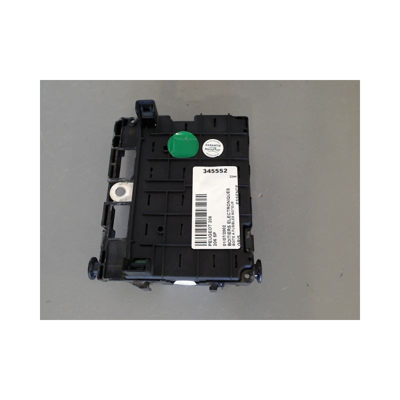 BOITE A FUSIBLES PEUGEOT 206 5P