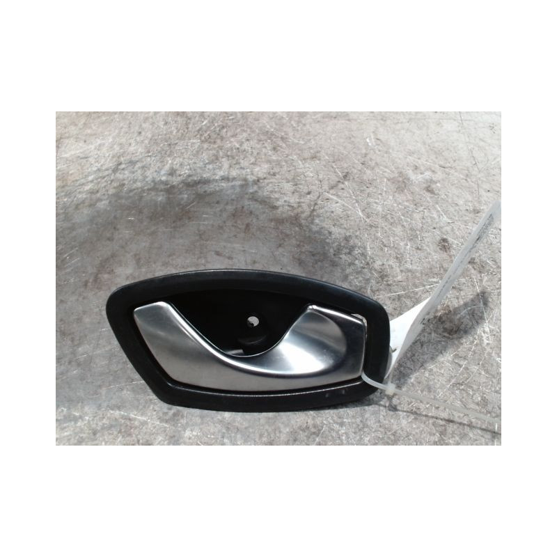 POIGNEE INTERIEURE PORTE ARRIERE DROIT RENAULT CLIO IV