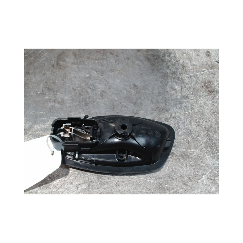 POIGNEE INTERIEURE PORTE ARRIERE DROIT RENAULT CLIO IV