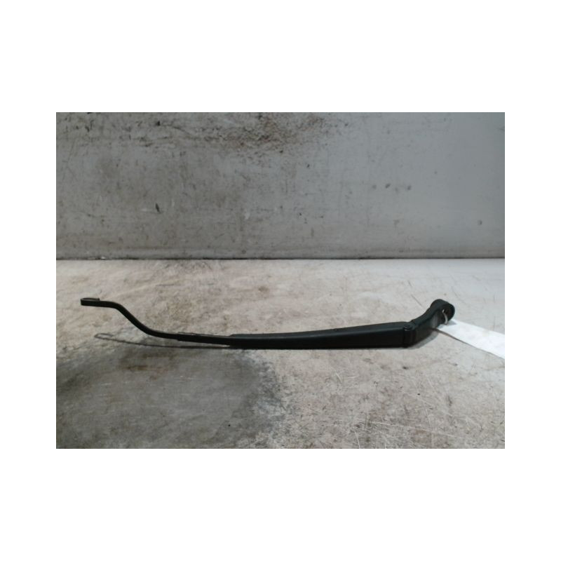 BRAS ESSUIE-GLACE AVANT DROIT TOYOTA IQ 2008-