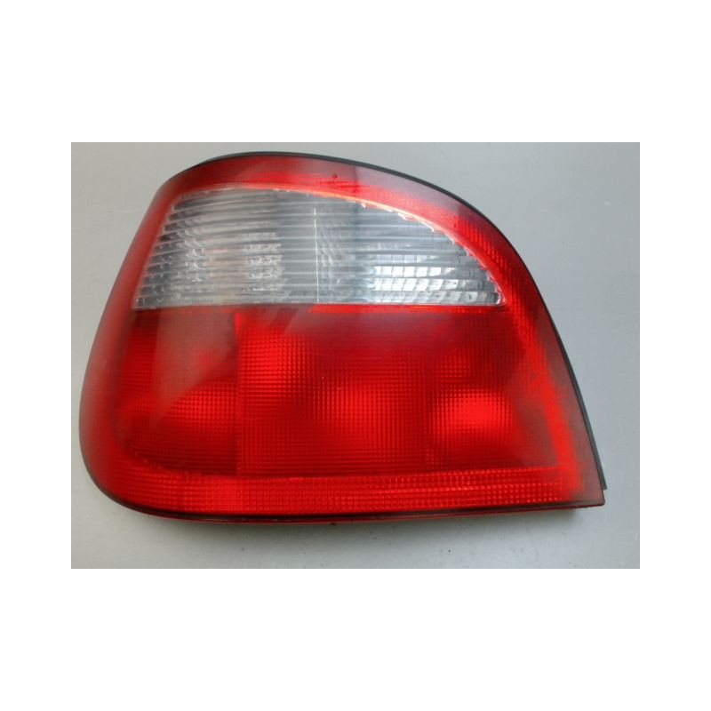 FEU ARRIERE GAUCHE  RENAULT MEGANE