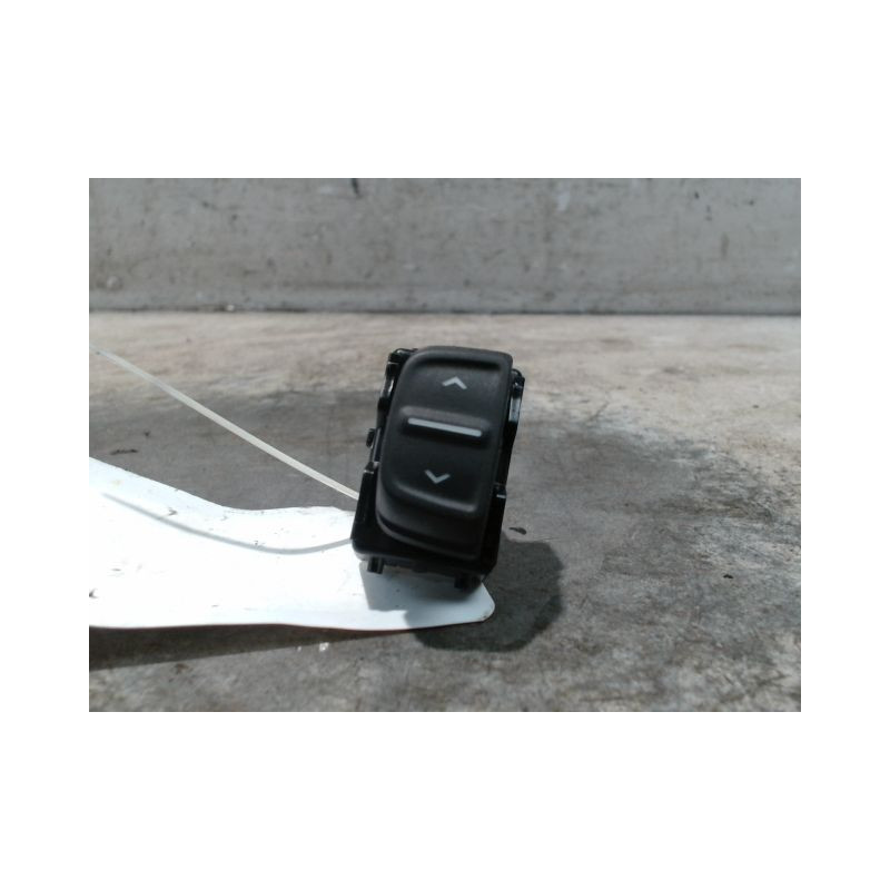 COMMANDE LEVE-GLACE PORTE AVD DACIA SANDERO 2008-
