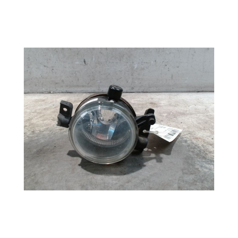 PHARE ANTIBROUILLARD AVANT DROIT FORD FOCUS 05-07