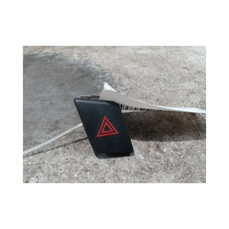 BOUTON DE WARNING TOYOTA YARIS 2005-