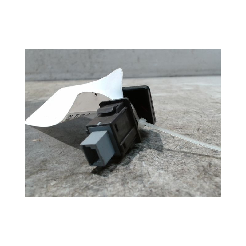 BOUTON DE WARNING TOYOTA YARIS 2005-
