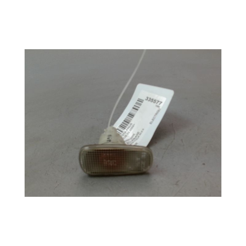 REPETITEUR AILE GAUCHE TOYOTA PRIUS 2004-