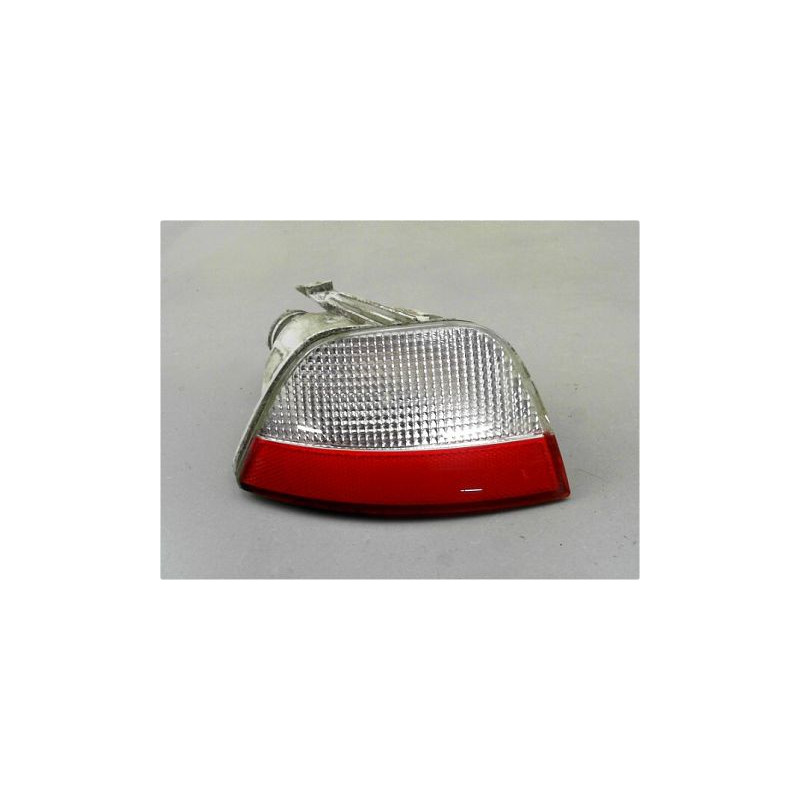 FEU DE PARE-CHOC ARRIERE DROIT FORD FOCUS 04-07
