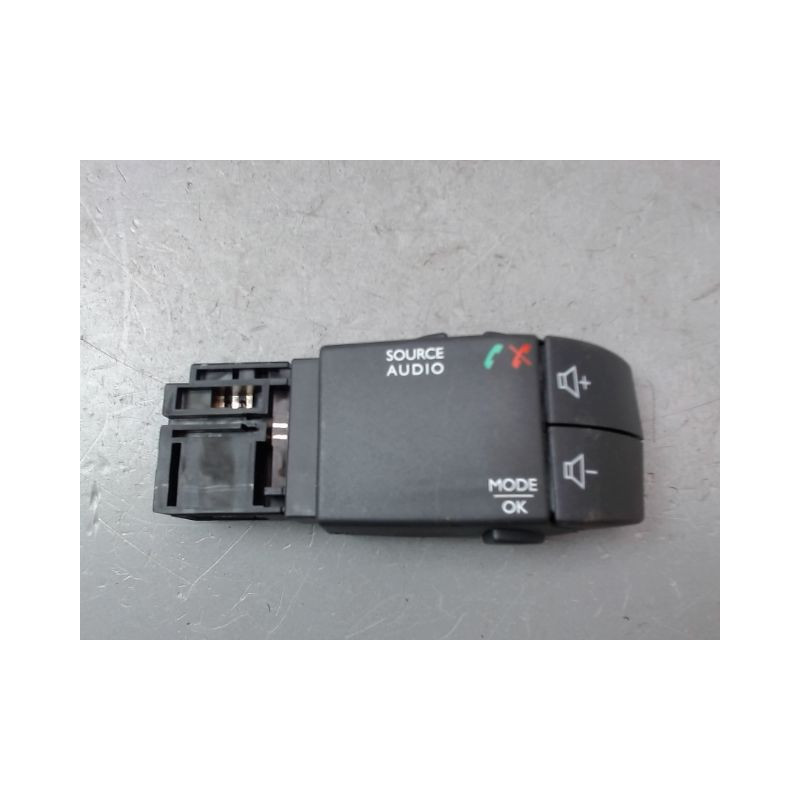 COMMANDE AUTORADIO RENAULT TWINGO III 2014-...
