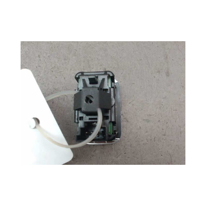 COMMANDE LEVE-GLACE PORTE AVD MERCEDES CLASSE B 2008-
