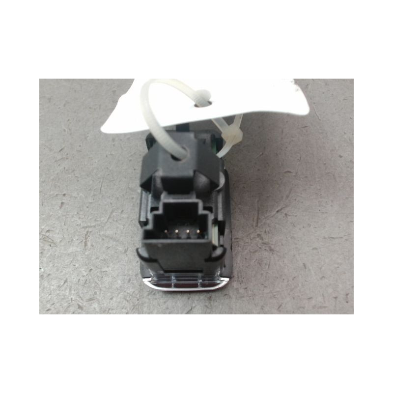 COMMANDE LEVE-GLACE PORTE ARD MERCEDES CLASSE B 2008-