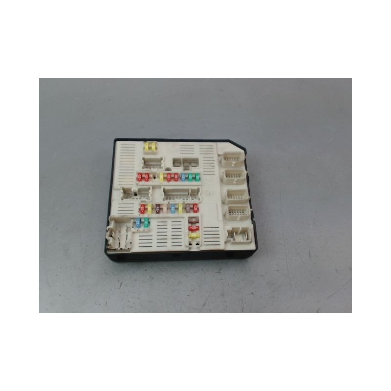 PLATINE FUSIBLE AVANT RENAULT MEGANE III Phase 1 2008-2012