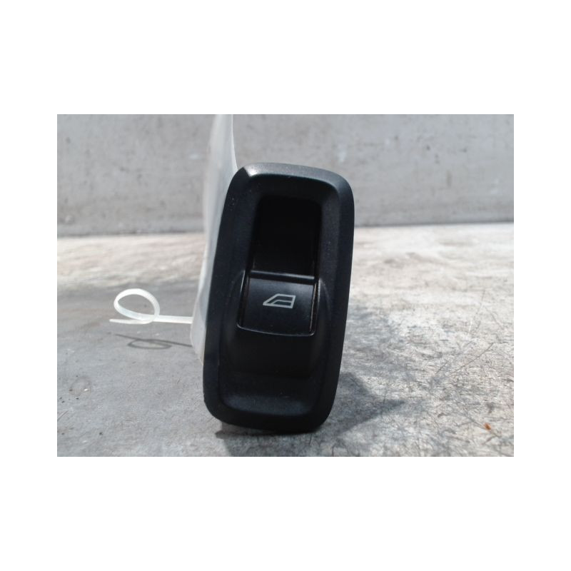 COMMANDE LEVE-GLACE PORTE AVD FORD FIESTA 2005-