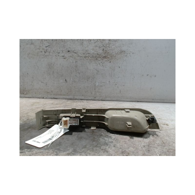 COMMANDE LEVE-GLACE PORTE AVD NISSAN MICRA