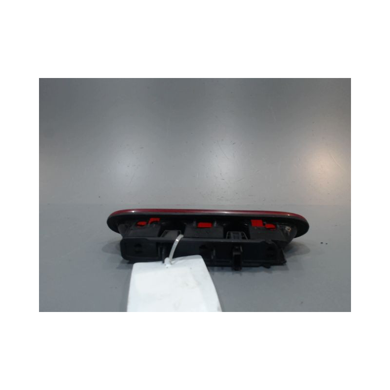 FEUX STOP SUPPLEMENTAIRE RENAULT CLIO