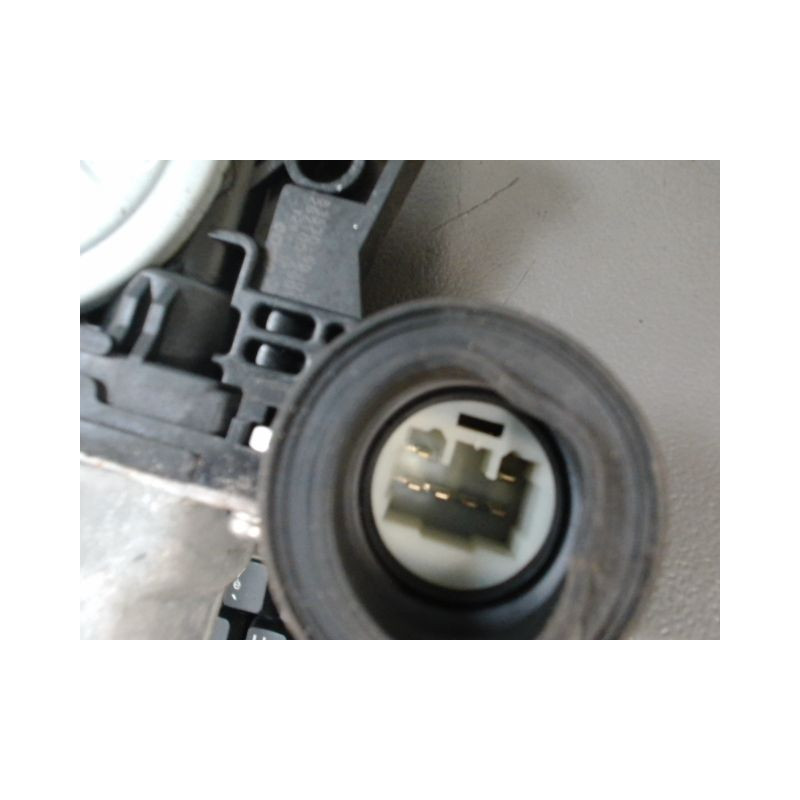 MECANISME+MOTEUR LEVE-GLACE AVANT DROIT SUZUKI SWIFT