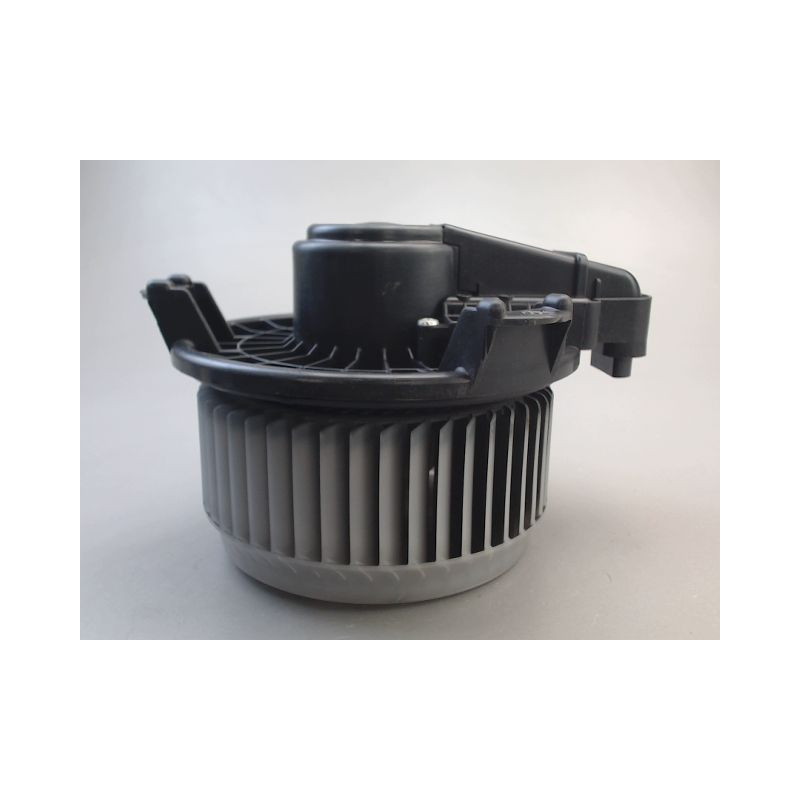 MOTEUR VENTILATEUR CHAUFFAGE TOYOTA AURIS