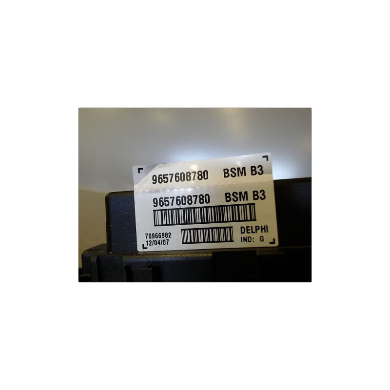 BOITE A FUSIBLES PEUGEOT 206