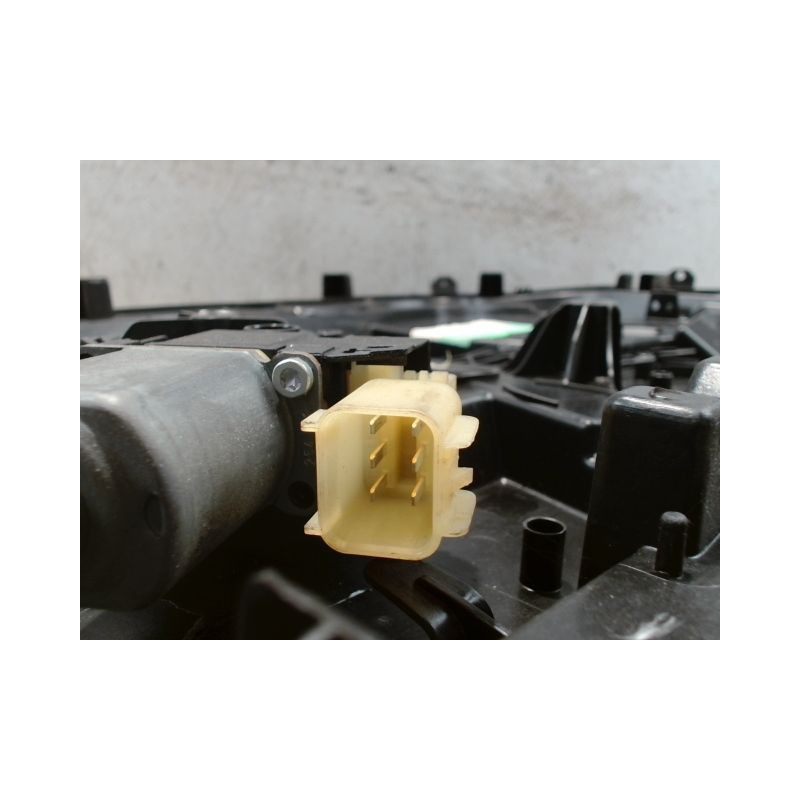 MECANISME+MOTEUR LEVE-GLACE AVANT GAUCHE FORD FIESTA