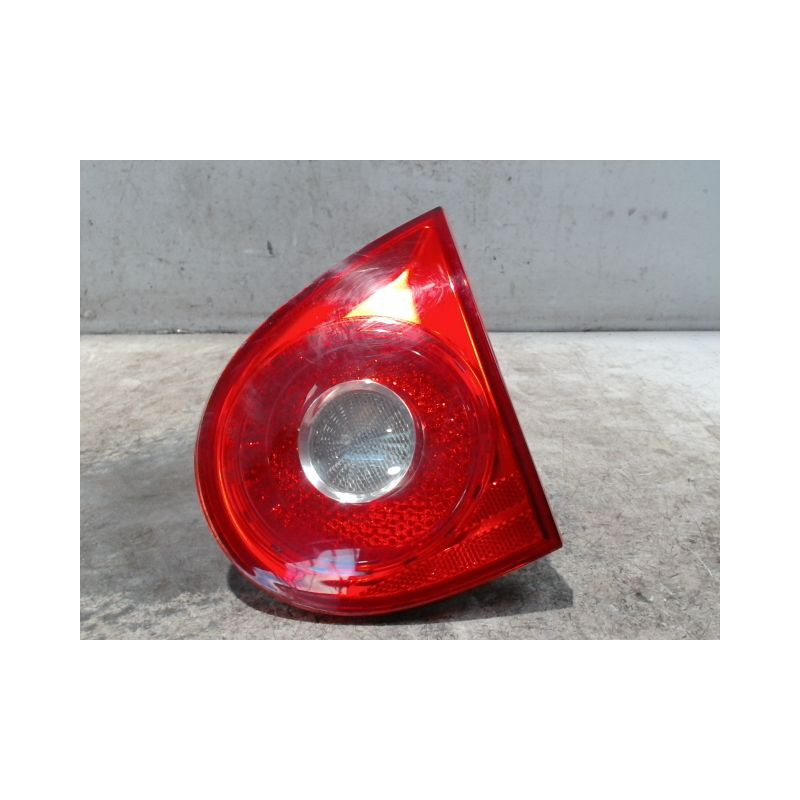 FEU ARRIERE INTERIEUR DROIT VOLKSWAGEN GOLF V 2003-2009
