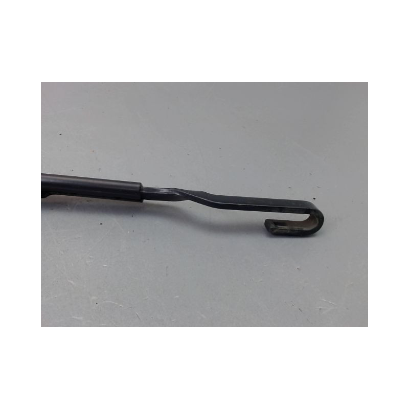 BRAS ESSUIE-GLACE AVANT DROIT TOYOTA AURIS 2010-