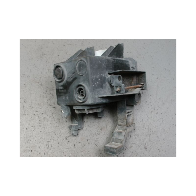 PHARE ANTIBROUILLARD AVANT GAUCHE OPEL ZAFIRA 2005-