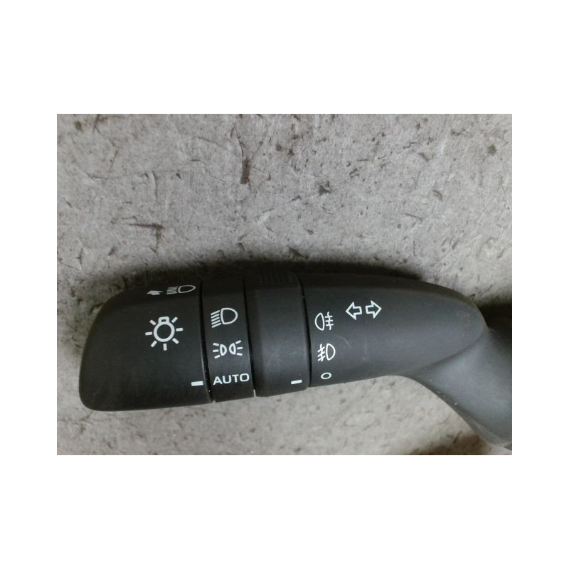 COMMANDE CLIGNOTANT TOYOTA YARIS CRO