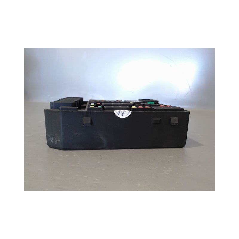 BOITE A FUSIBLES RENAULT MEGANE