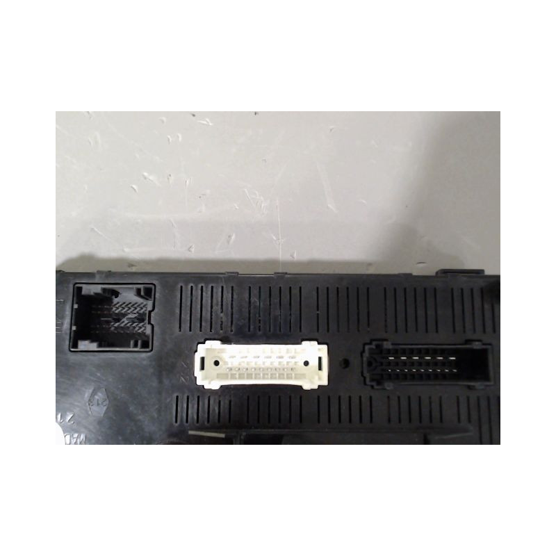 BOITIER GESTION HABITACLE RENAULT CLIO