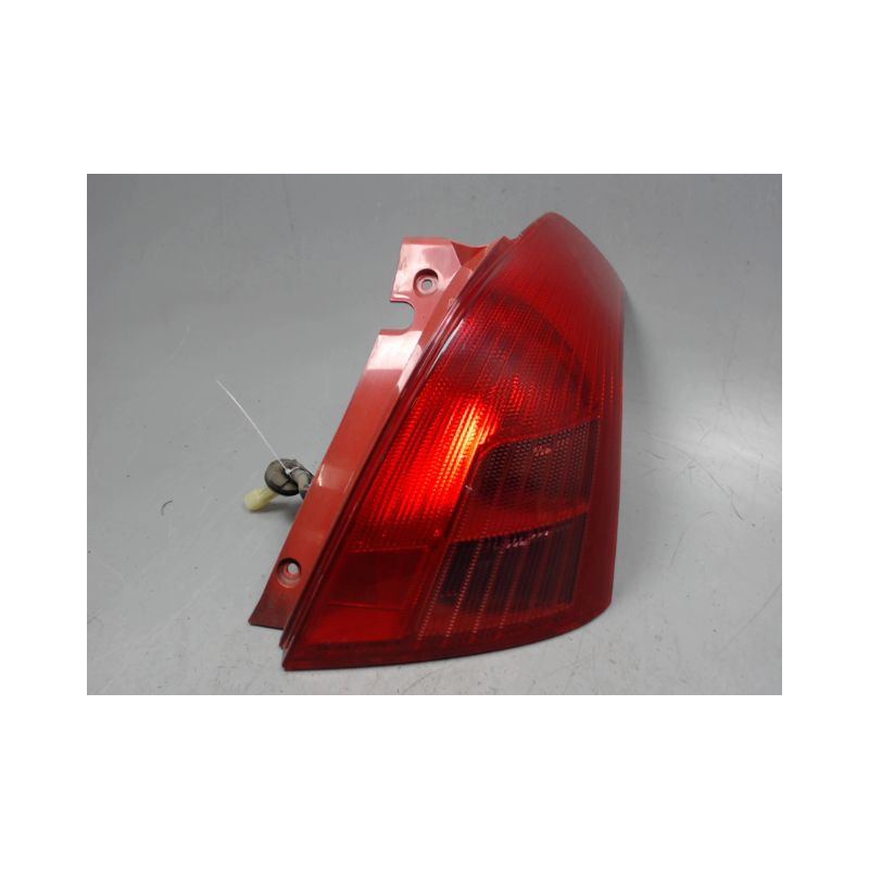 FEU ARRIERE DROIT SUZUKI SWIFT