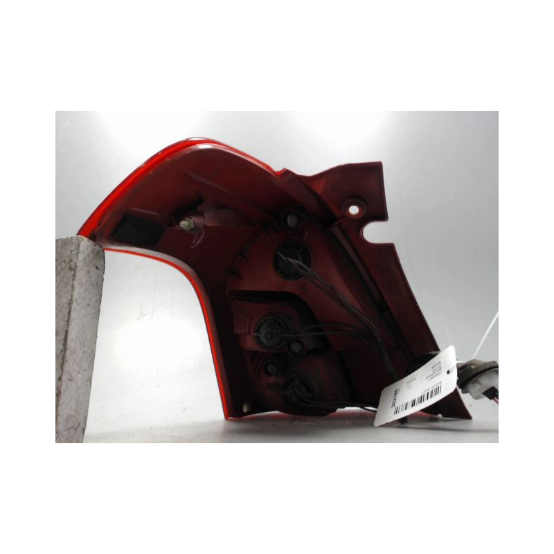 FEU ARRIERE DROIT SUZUKI SWIFT