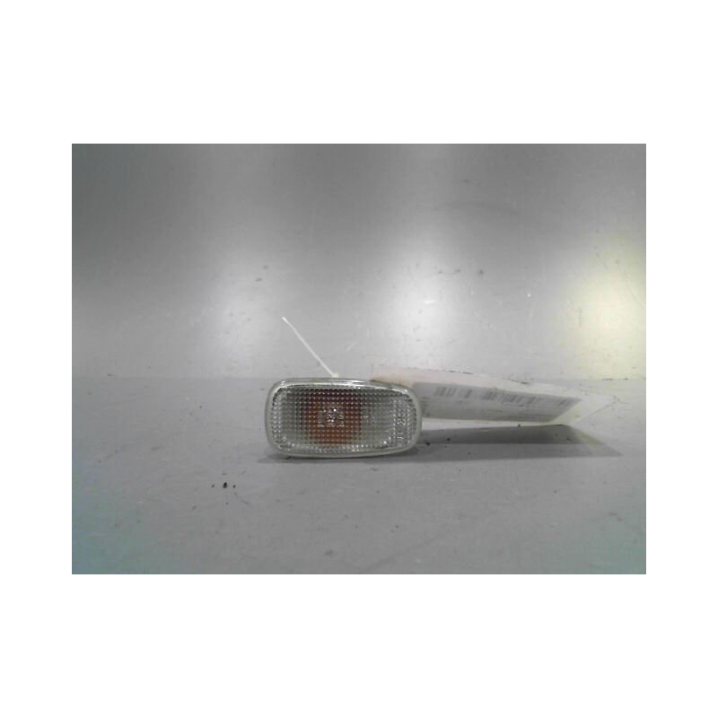 REPETITEUR AILE GAUCHE TOYOTA PRIUS
