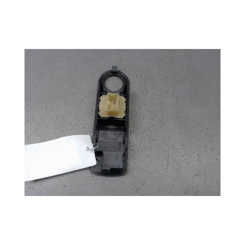 COMMANDE LEVE-GLACE PORTE AVG RENAULT CLIO IV Phase 1 2012-...