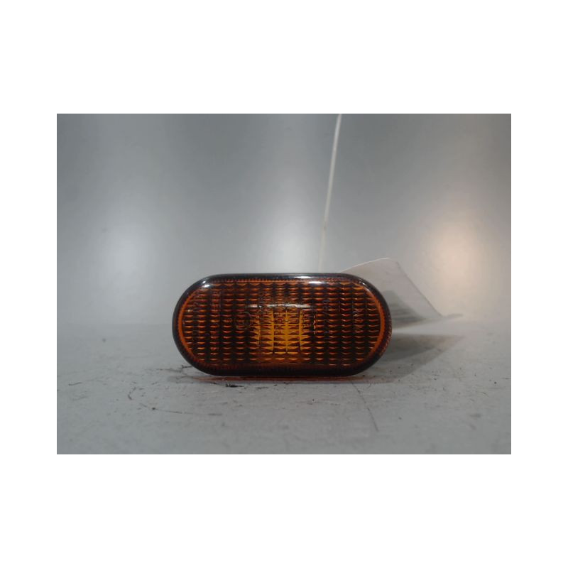 REPETITEUR AILE DROIT RENAULT CLIO