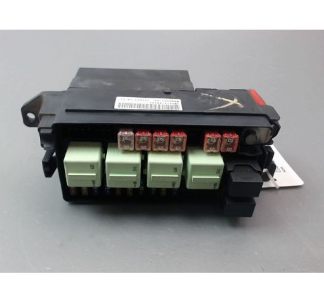 PLATINE FUSIBLE AV