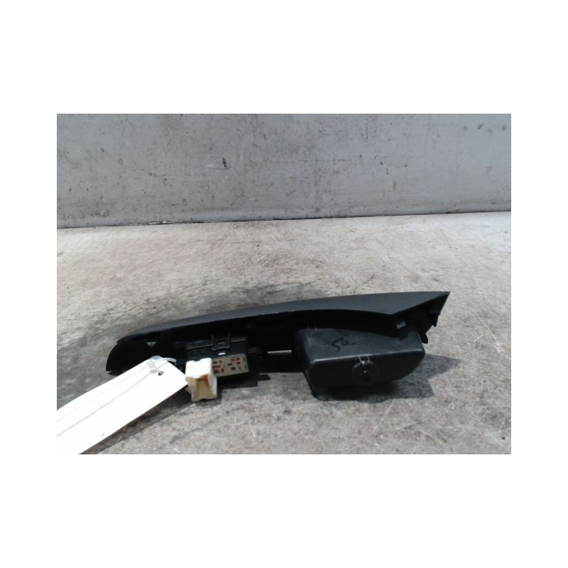 COMMANDE LEVE-GLACE PORTE ARD NISSAN NOTE