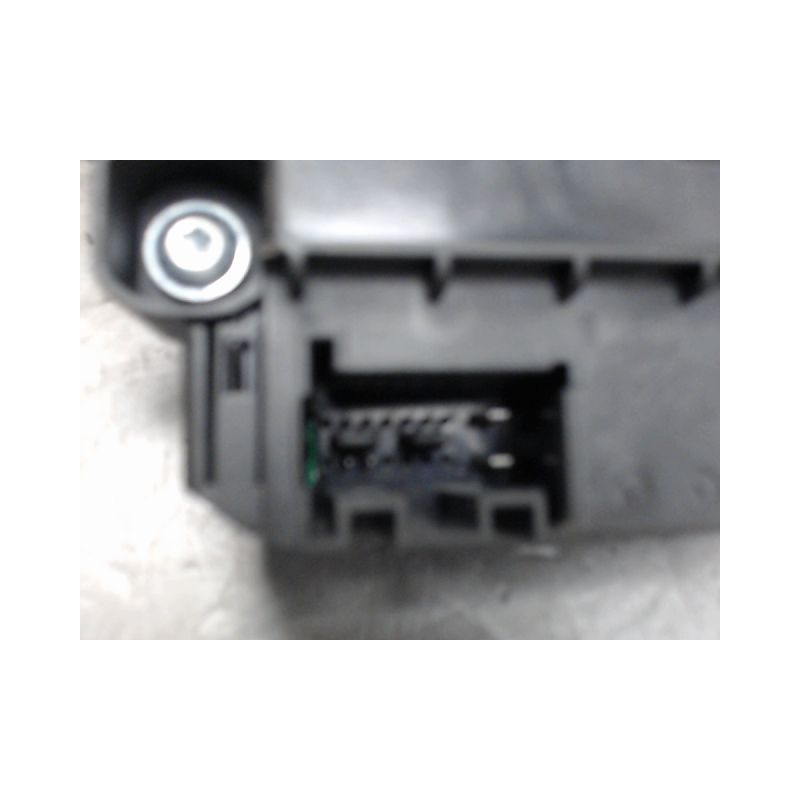 MECANISME+MOTEUR LEVE-GLACE AVANT GAUCHE VOLKSWAGEN POLO 2009-