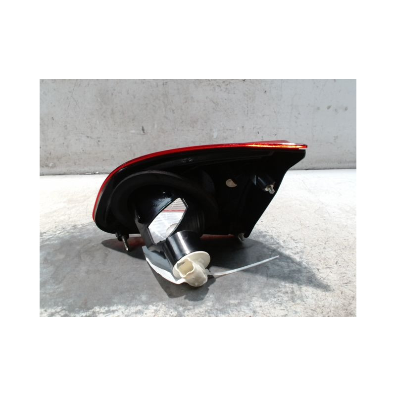 FEU ARRIERE INTERIEUR GAUCHE NISSAN QHASQAI 2007-