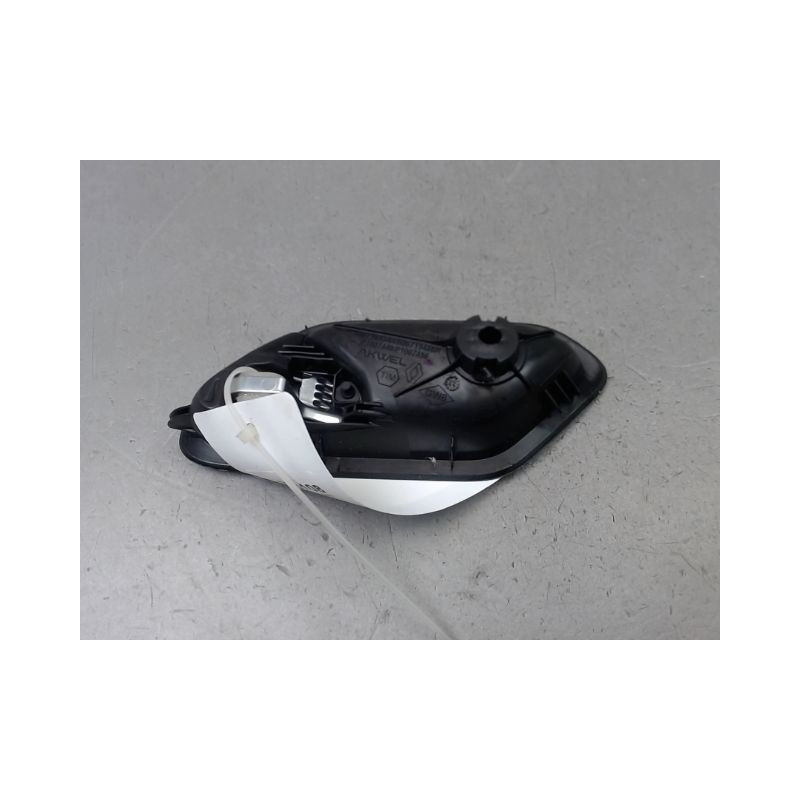 POIGNEE INTERIEURE PORTE AVANT DROIT DACIA DUSTER 2010-