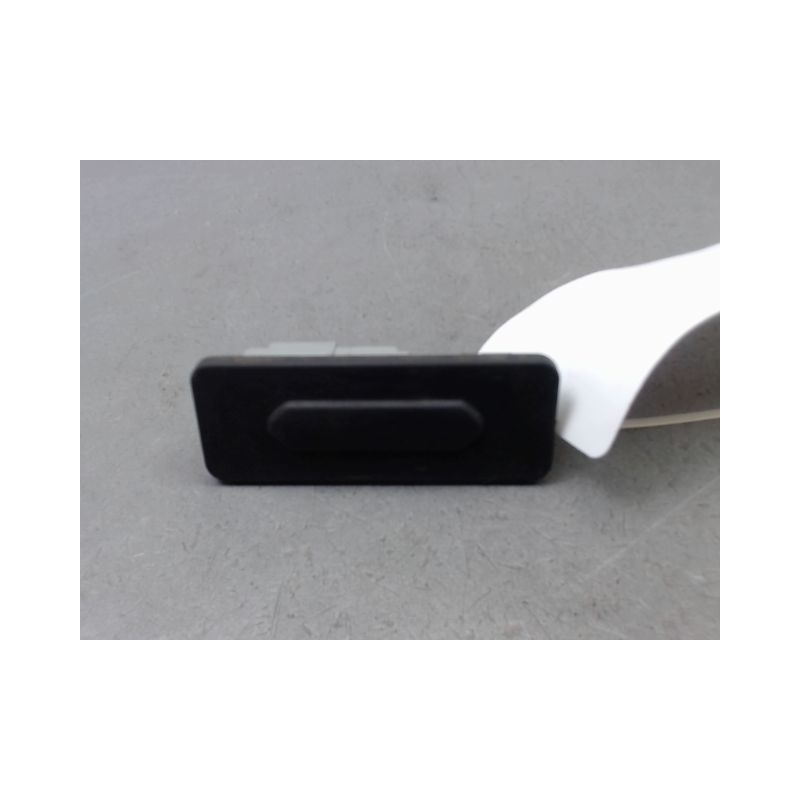 POIGNEE EXTERIEURE HAYON DACIA DUSTER 2010-