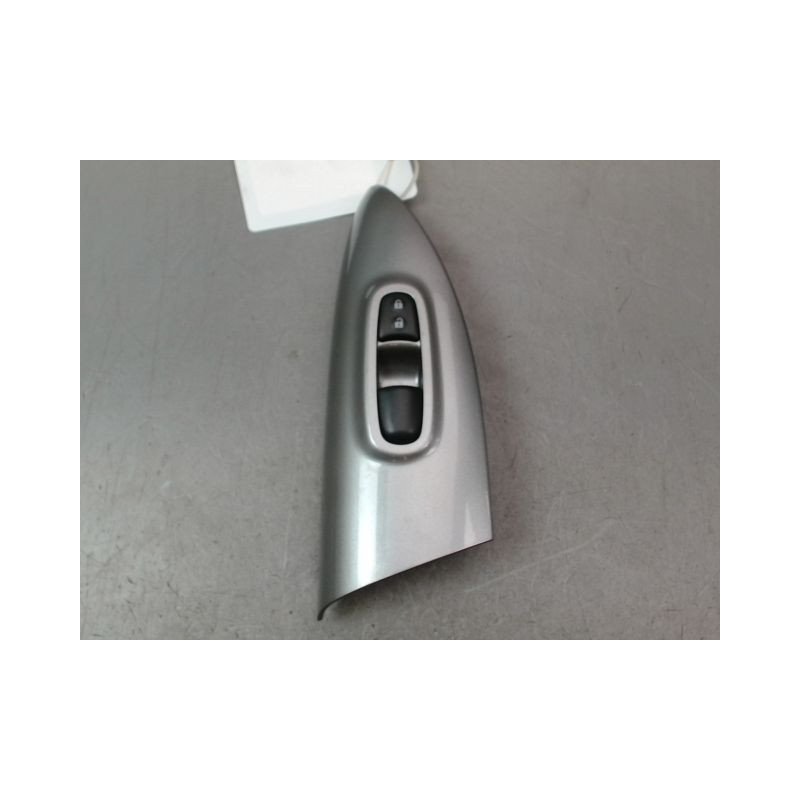 COMMANDE LEVE-GLACE PORTE AVD NISSAN JUKE Phase 1 2010-...