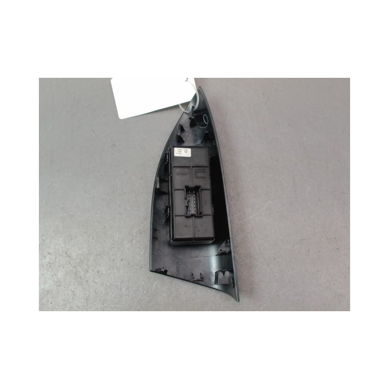 COMMANDE LEVE-GLACE PORTE AVD NISSAN JUKE Phase 1 2010-...