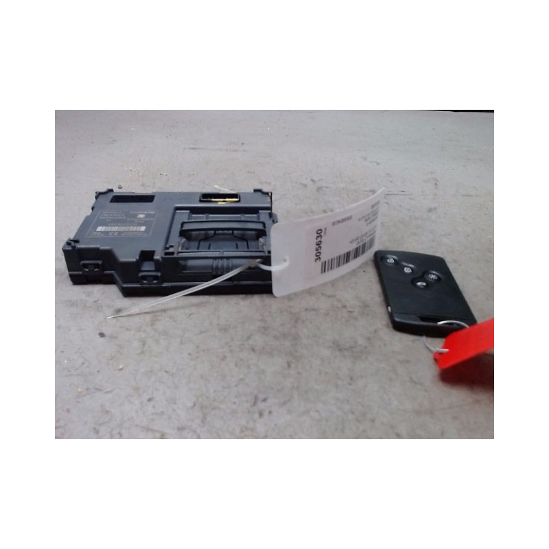 LECTEUR DE CARTE RENAULT CLIO IV 2012-