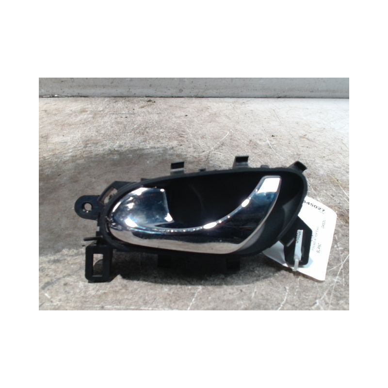 POIGNEE INTERIEURE PORTE AVANT GAUCHE NISSAN QHASQAI 2007-