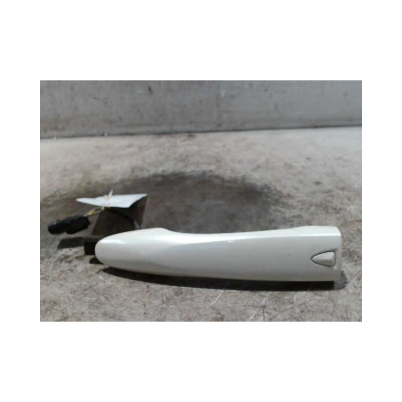 POIGNEE EXTERIEURE PORTE AVANT DROIT NISSAN QHASQAI 2007-