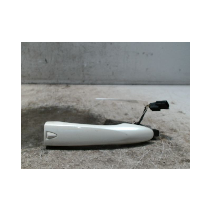 POIGNEE EXTERIEURE PORTE AVANT GAUCHE NISSAN QHASQAI 2007-